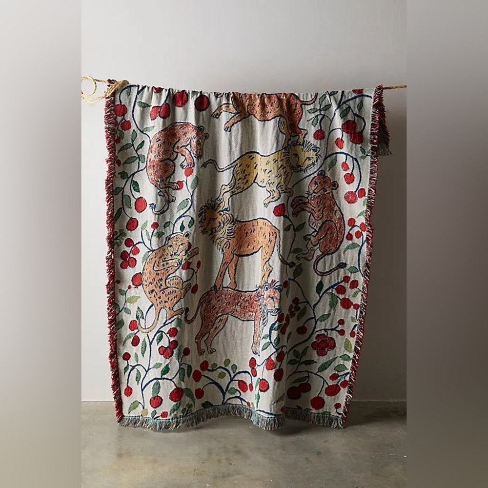 NWOT Olivia Wendel Pomegranate Lions Blanket - Picture 3 of 7